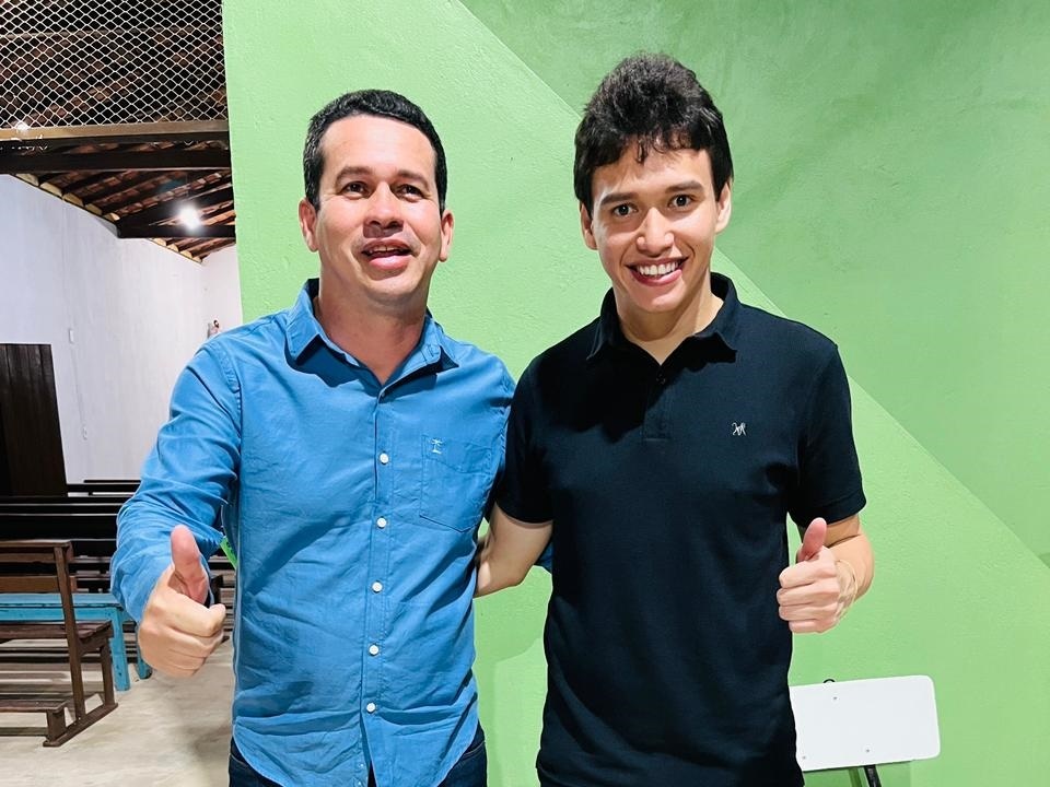 Prefeitura de Caxingó inaugura praça na localidade Jacobina