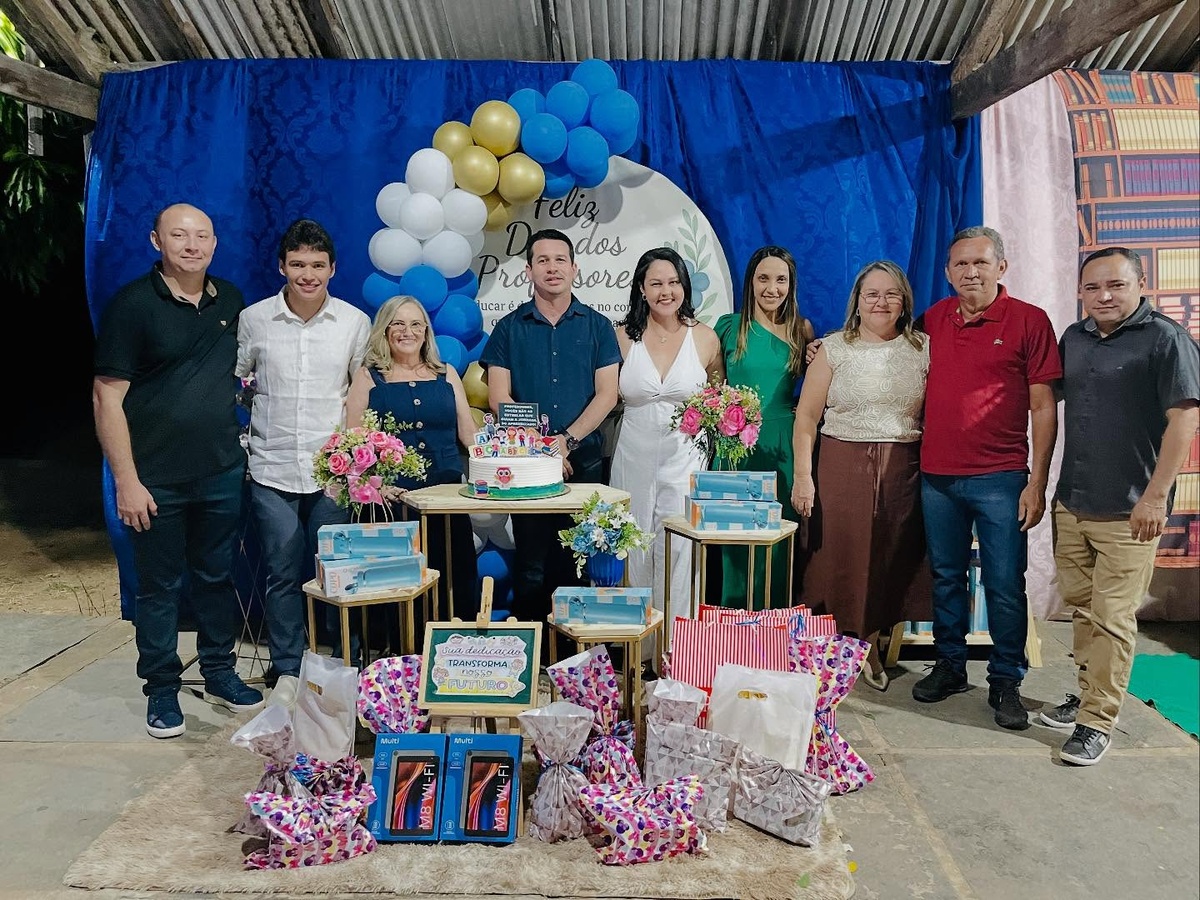 Prefeitura de Caxingó realiza festa em homenagem aos professores