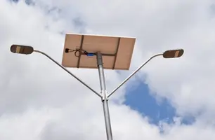 Prefeitura de Picos moderniza praça do Bairro Paroquial com placas solares (Foto: Reprodução)