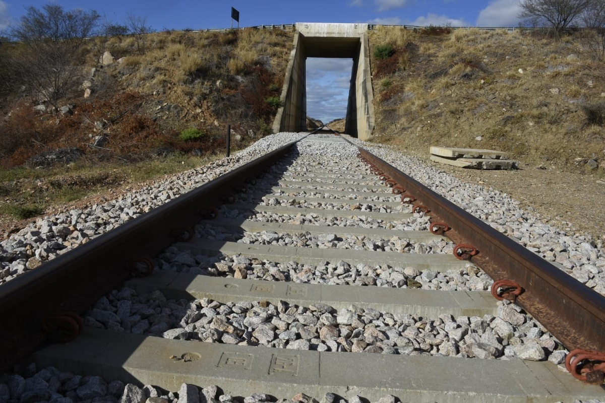 Primeira viagem do trem da Transnordestina marca início da operação da ferrovia