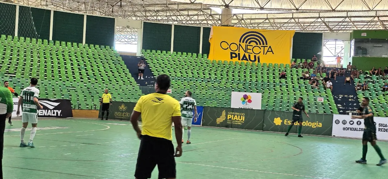 Primeiro dia da Copa Nordeste de Futsal agita a Arena Verdão