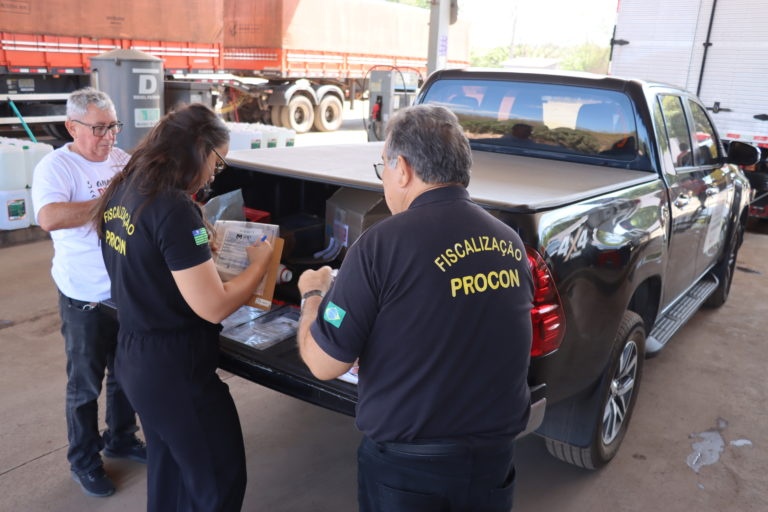 Procon/MPPI fiscaliza 15 postos de combustíveis em Teresina, Lagoa do Piauí e Altos