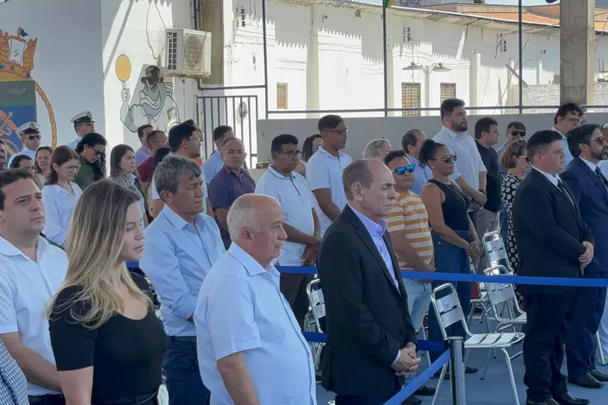 Rafael Fonteles é condecorado com a mais alta honraria da Marinha do Brasil