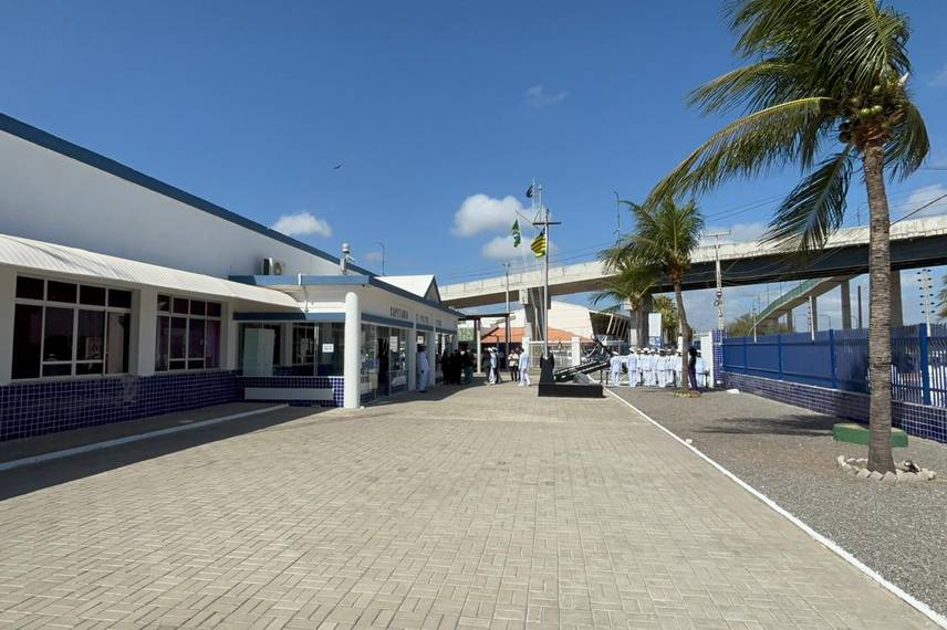 Rafael Fonteles é condecorado com a mais alta honraria da Marinha do Brasil