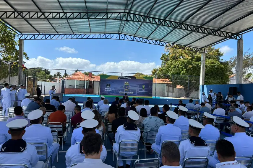 Rafael Fonteles é condecorado com a mais alta honraria da Marinha do Brasil