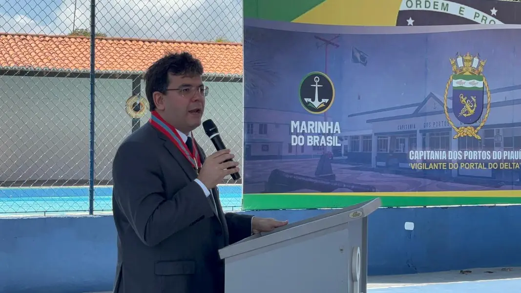 Rafael Fonteles é condecorado com a mais alta honraria da Marinha do Brasil