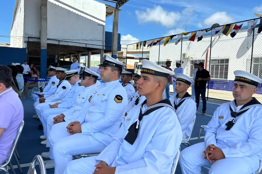 Rafael Fonteles é condecorado com a mais alta honraria da Marinha do Brasil