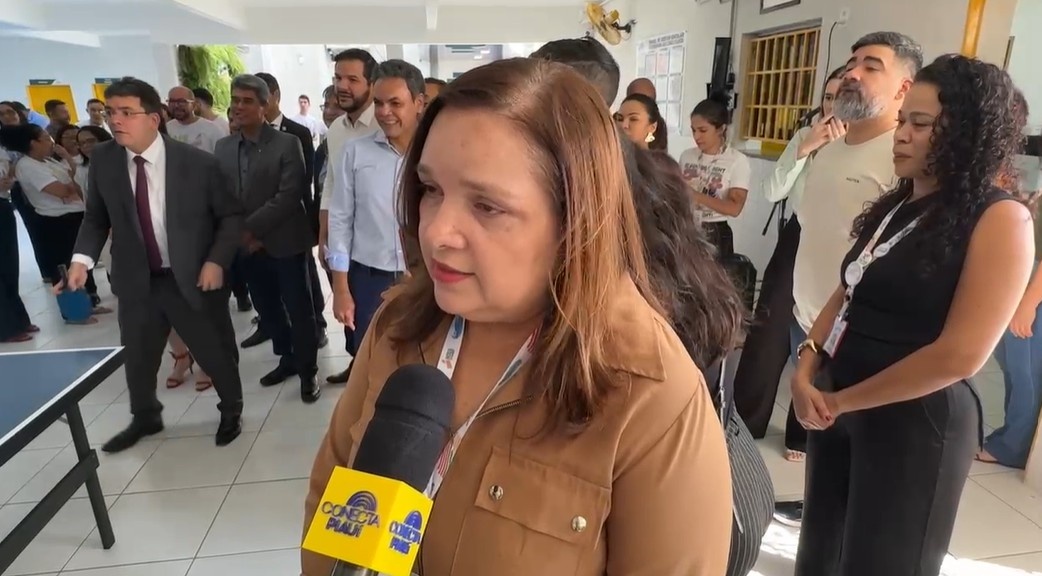 Rafael Fonteles entrega escola revitalizada e climatizada em Teresina
