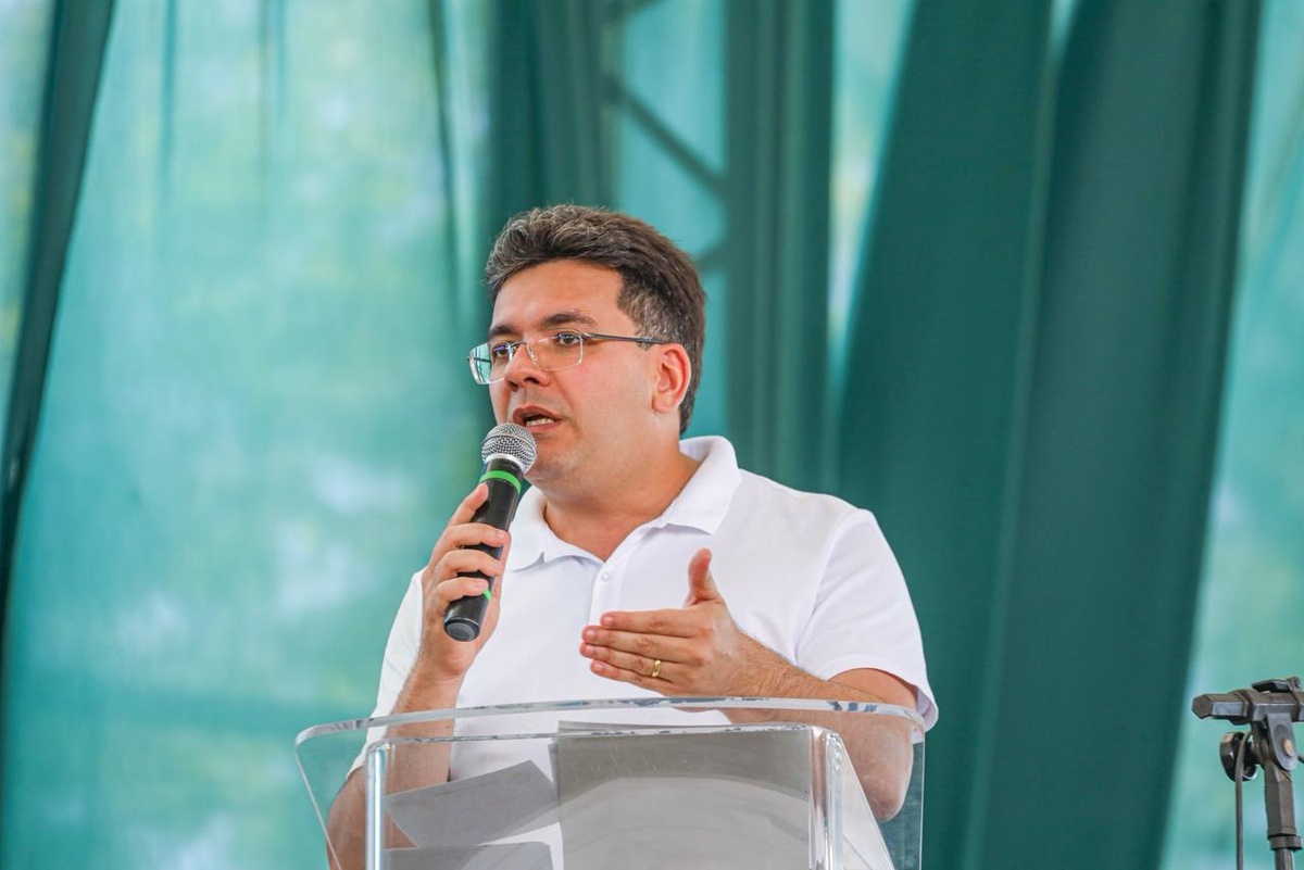 Rafael Fonteles entrega títulos e participa do Diálogos pelo Piauí em Oeiras