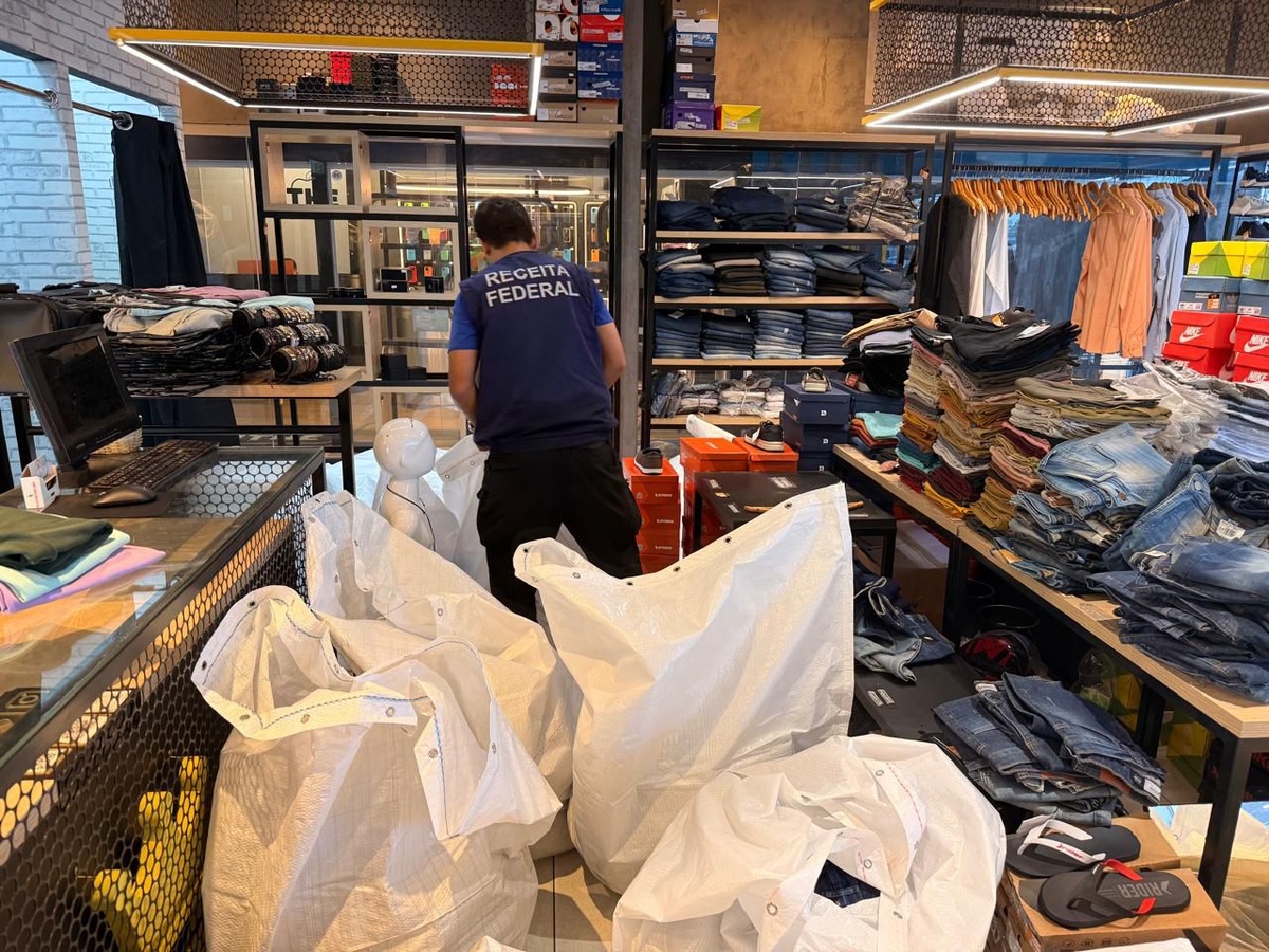 Receita Federal e PM apreendem R$ 2,5 milhões em produtos falsificados em Teresina