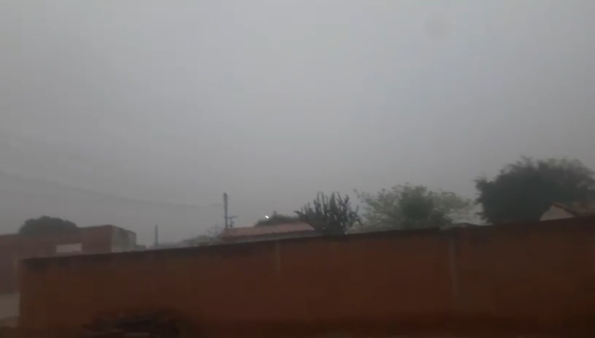 São Raimundo Nonato registra primeira chuva após meses de estiagem