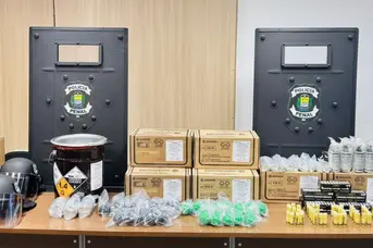 Sejus entrega equipamentos de proteção balística e de menor potencial ofensivo