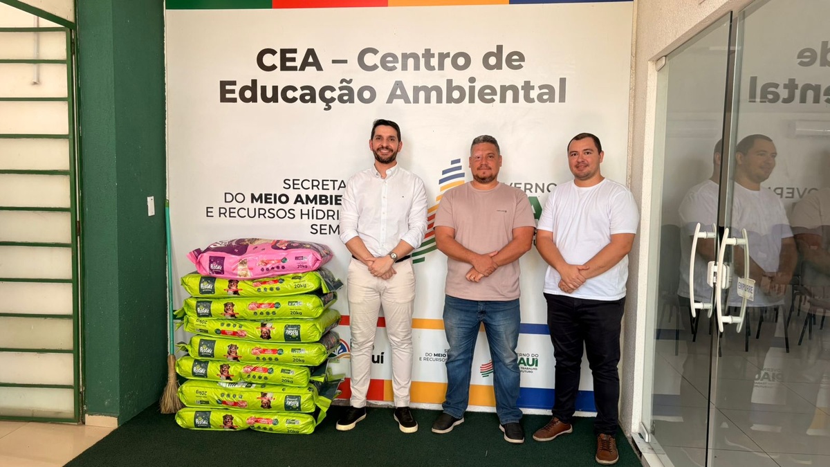 Semarh doa quase quatro toneladas de ração para ONGs e protetores no Piauí