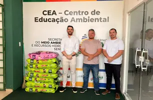 Semarh doa quase quatro toneladas de ração para ONGs e protetores no Piauí (Foto: Ascom Semarh)