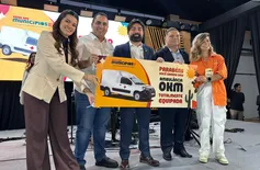 Simões é sorteado com ambulância no encerramento da Feira dos Municípios 2025