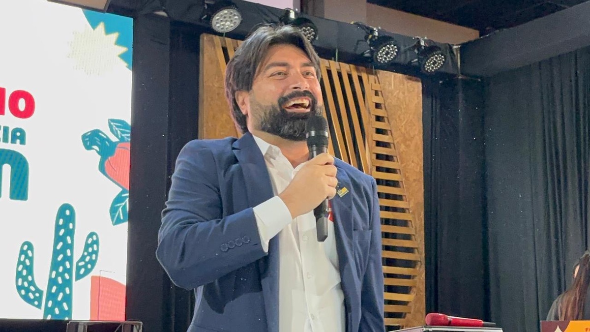 Simões é sorteado com ambulância no encerramento da Feira dos Municípios 2025