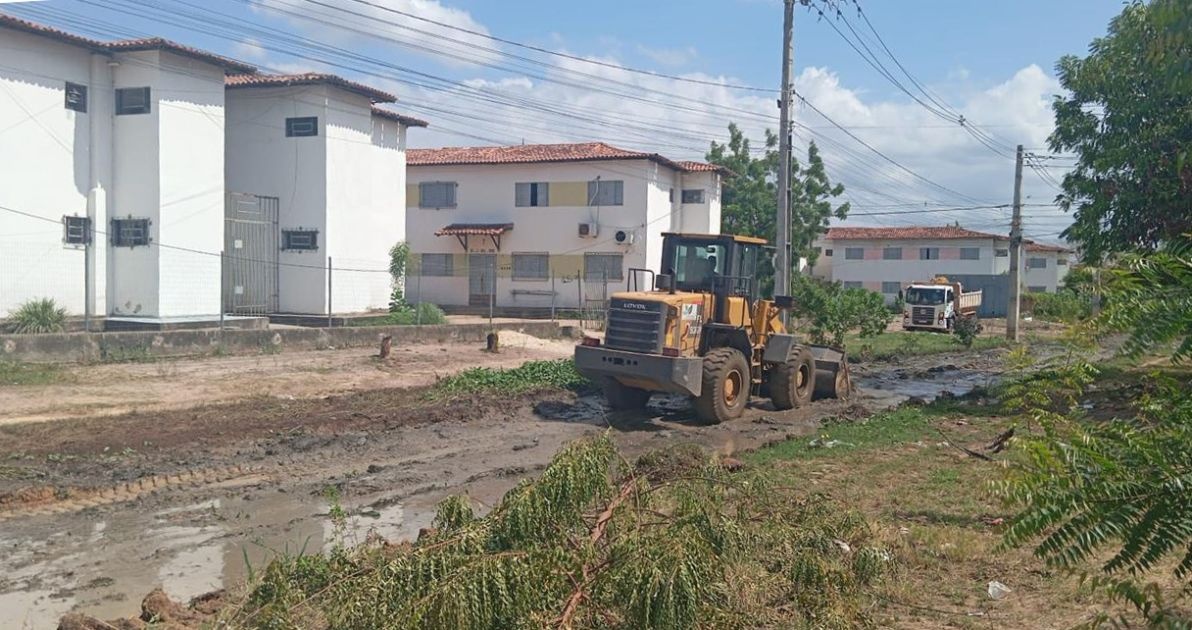 Vereadora Lucy Soares consegue limpeza para o residencial Torquato Neto