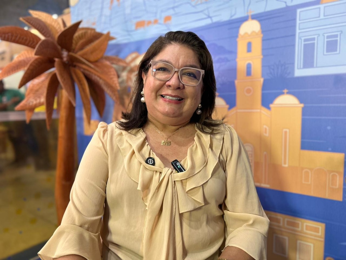 Vereadora Márcia Beatriz compartilha experiências na Feira dos Municípios