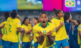 A alegria das jogadoras brasileiras pela vaga na semifinal (Foto: Fábio Souza/ CBF)