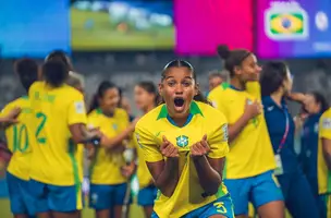 A alegria das jogadoras brasileiras pela vaga na semifinal (Foto: Fábio Souza/ CBF)