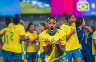A alegria das jogadoras brasileiras pela vaga na semifinal (Foto: Fábio Souza/ CBF)