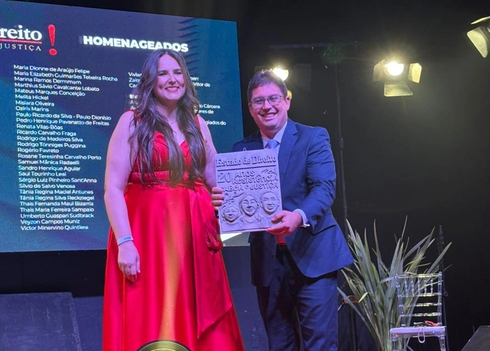 Advogado piauiense Carlos Júnior é homenageado em Porto Alegre