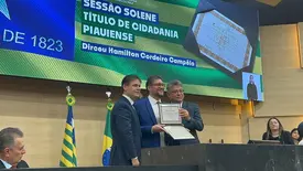 Alepi concede título de cidadão piauiense ao médico Dirceu Campelo, da Sesapi (Foto: Heitor Carvalho / Conecta Piauí)