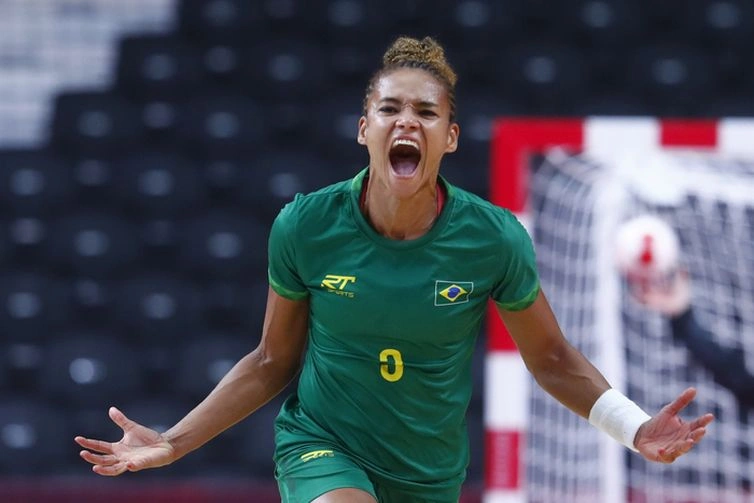Alexandra está de volta à seleção que disputará o Mundial de Handebol feminino.