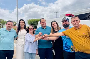 Ambulância sorteada na Feira dos Municípios é entregue a Simões (Foto: Reprodução)