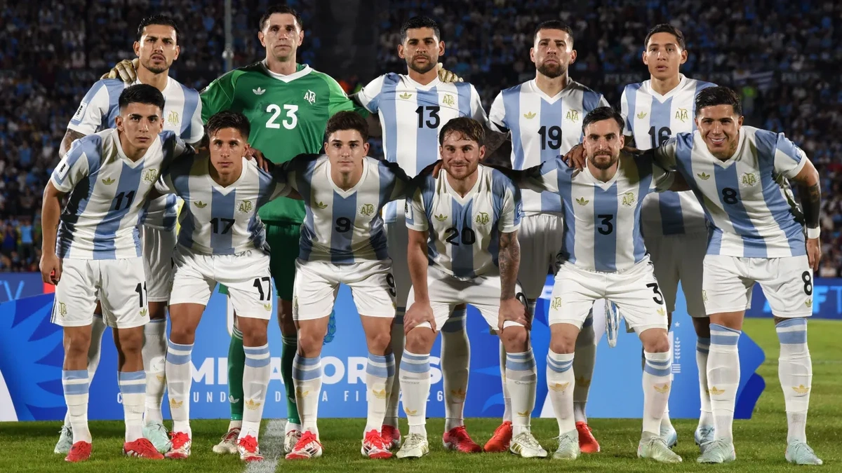Argentina, atual campeã do mundo, garantiu o primeiro lugar nas Eliminatórias Sul-Americanas e vai defender o título em 2026 • Guillermo Legaria/Getty Images