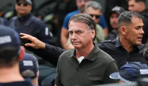 Bolsonaro cita paranoia em audiência de custódia; prisão é mantida
