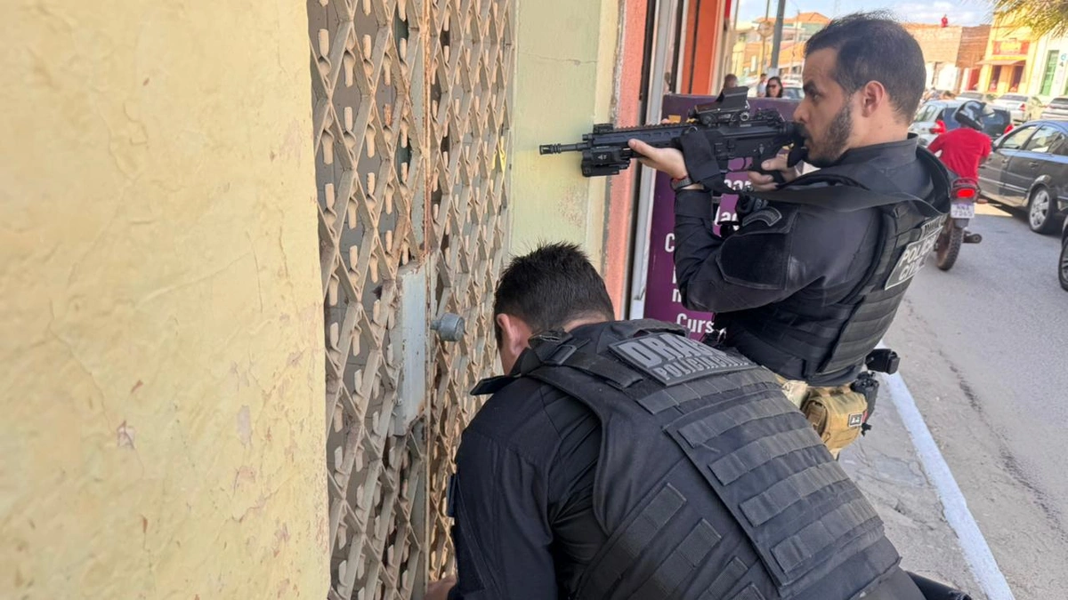 Casal é preso por envolvimento em duplo homicídio ligado a facções em Luís Correia