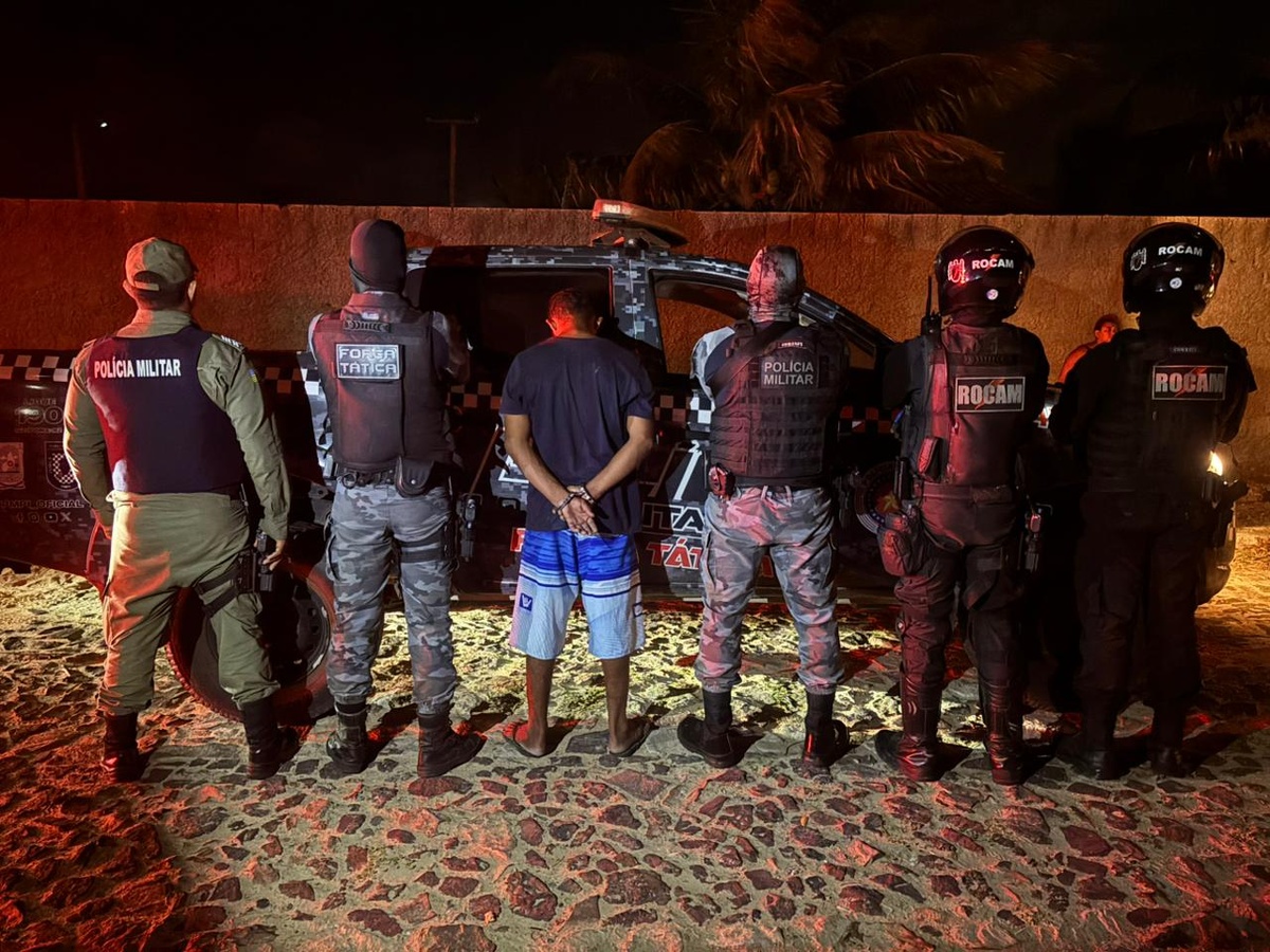 Casal tenta fugir da PM em moto e é capturado com arma e drogas em Luís Correia