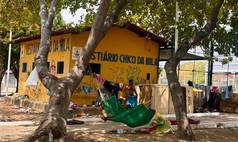 Cemitérios lotam em Teresina no Domingo de Finados; visitantes denunciam abandono