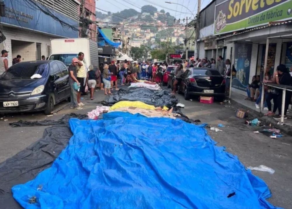 Corpos espalhados no Complexo da Penha
