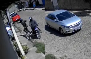 Criminosos armados roubam carro na calçada de residência na zona Leste de Teresina (Foto: Reprodução)