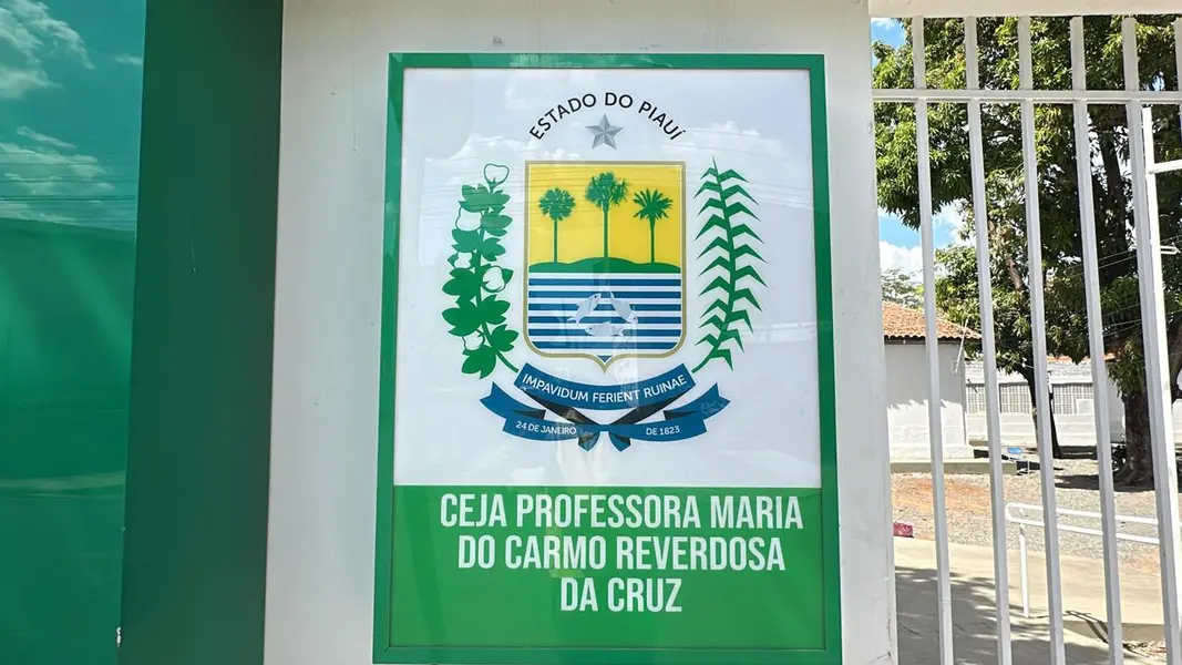 Dia da Alfabetização: idosos econtram em sala de aula um novo ponto de partida