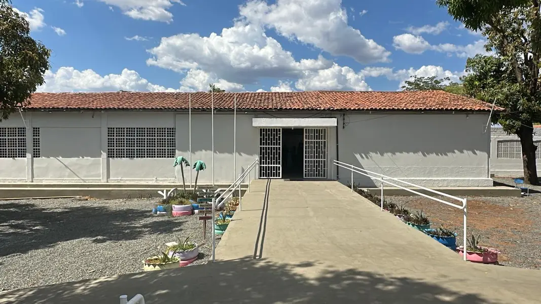 Dia da Alfabetização: idosos econtram em sala de aula um novo ponto de partida