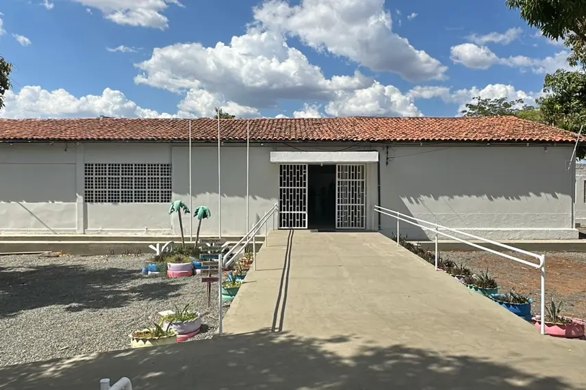 Dia da Alfabetização: idosos econtram em sala de aula um novo ponto de partida