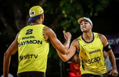Dupla brasileira vence campeões olímpicos e avançam no Mundial de vôlei de praia