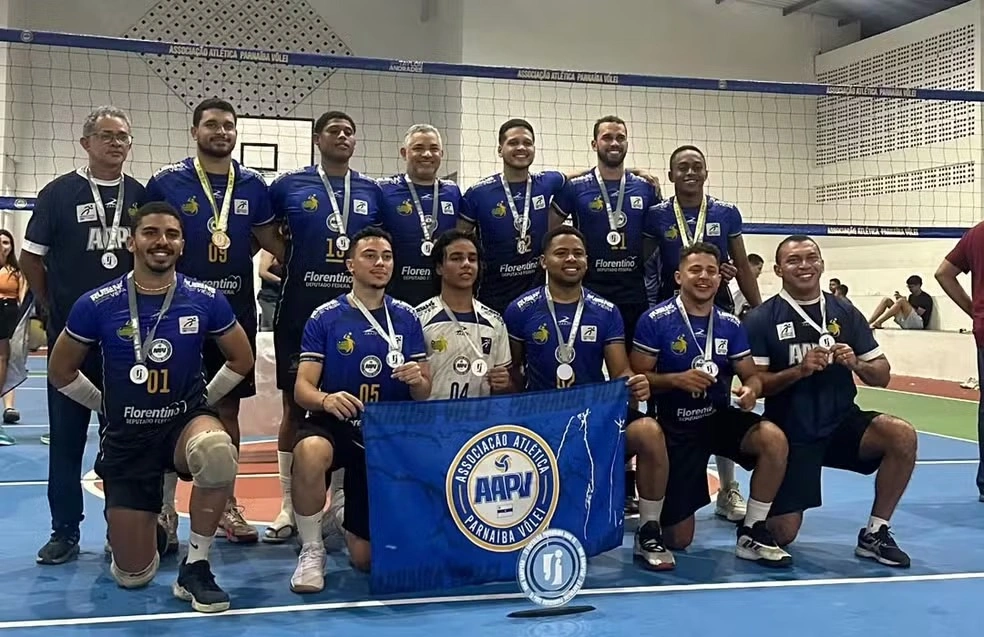 Equipe masculina de vôlei do AAPV Parnaíba