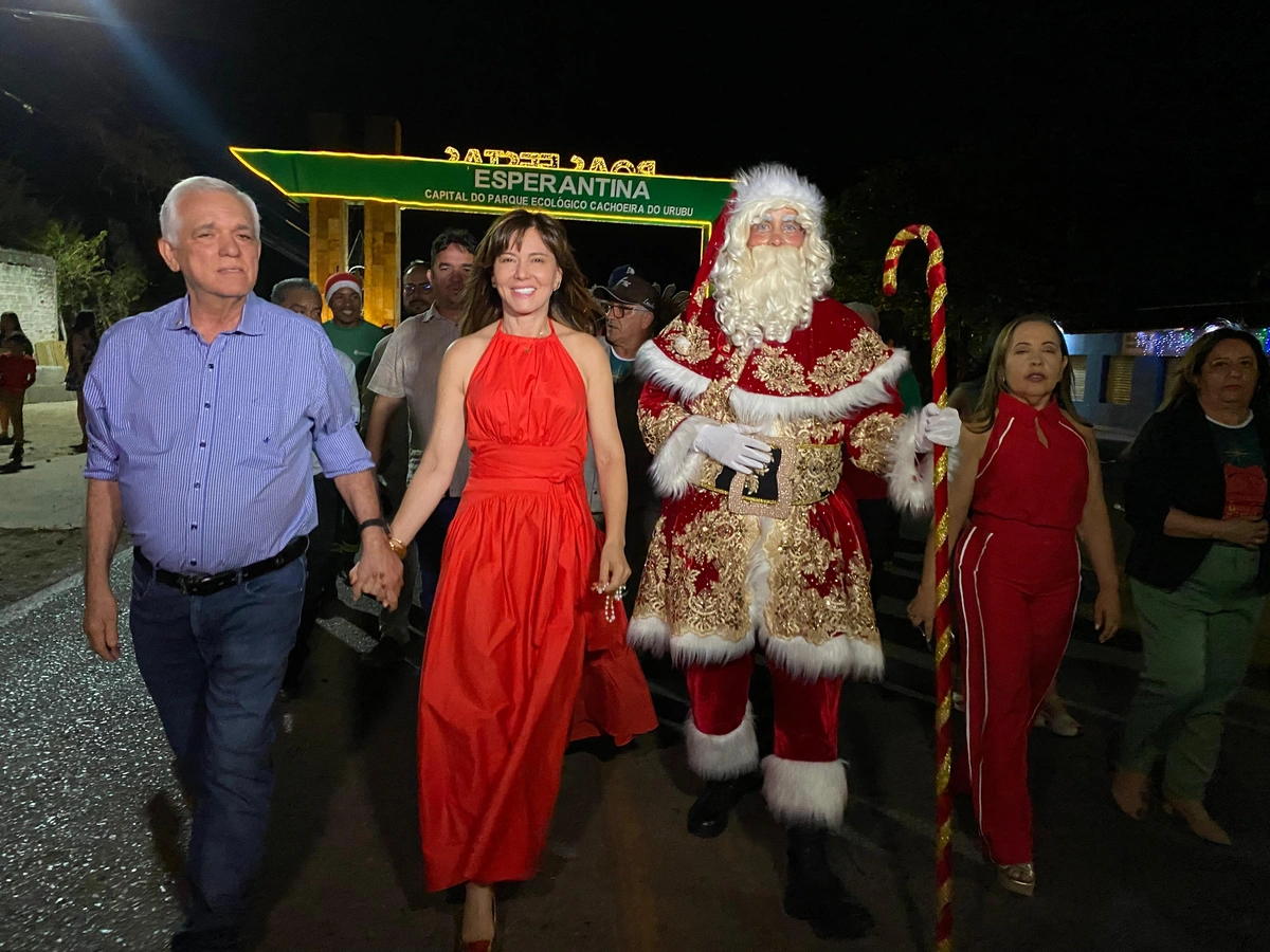 Esperantina realiza abertura oficial do Natal Brilho da Esperança 2025