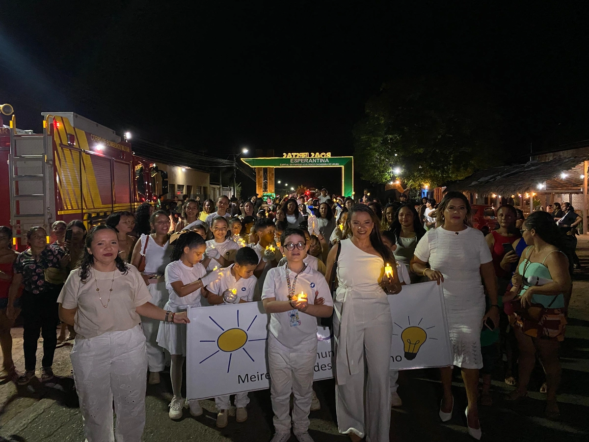 Esperantina realiza abertura oficial do Natal Brilho da Esperança 2025