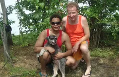 Morte de casal gay por envenenamento é investigada e irmã e amigo são presos em MG