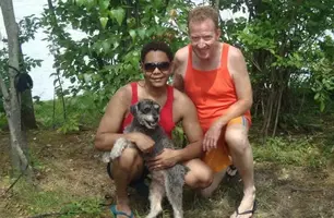 Everaldo Gregório de Souza, 60 anos, e seu companheiro, o norte-americano Thomas Stephen Lydon, 65 anos (Foto: Reprodução)