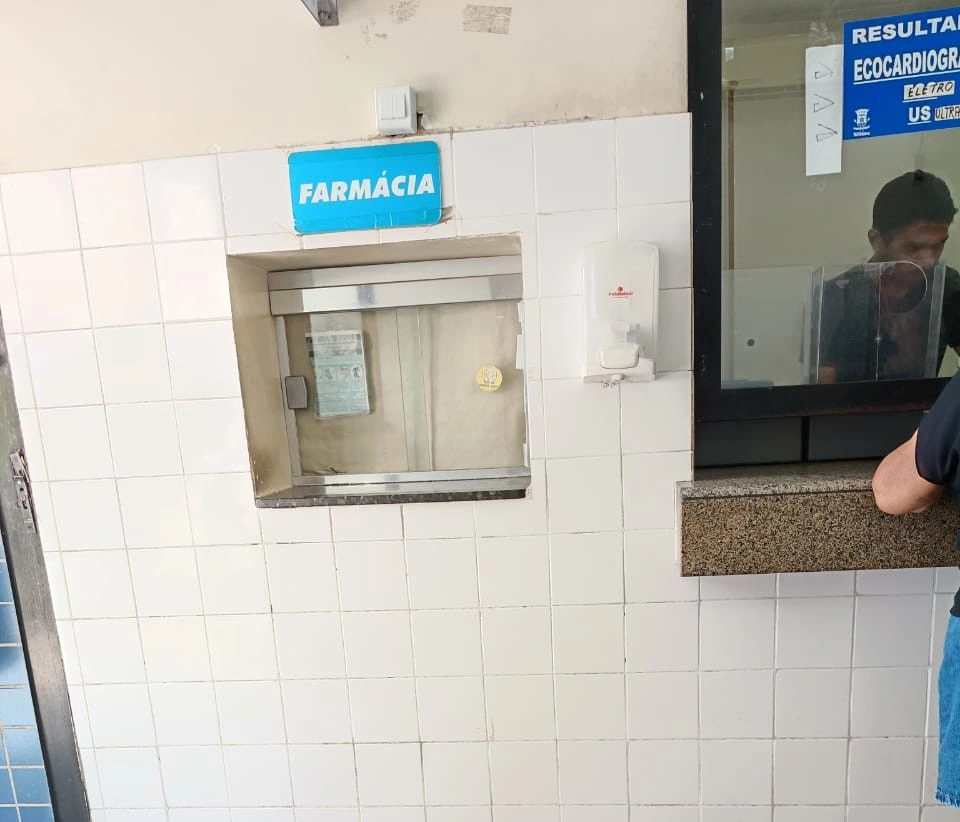 Farmácia fechada do Lineu Araújo deixa pacientes sem remédios essenciais