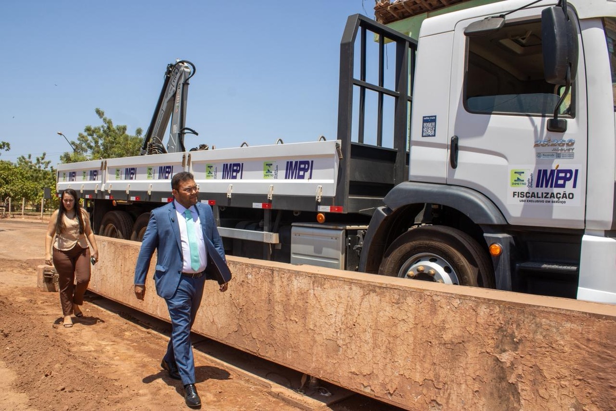 Fernando Lima acompanha aferição da balança do Aterro Municipal
