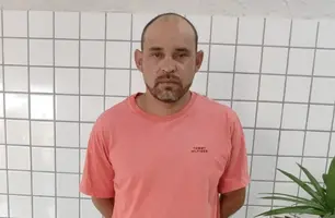 Foragido por roubo é preso pela Polícia Militar em operação no litoral do Piauí (Foto: Divulgação/PMPI)