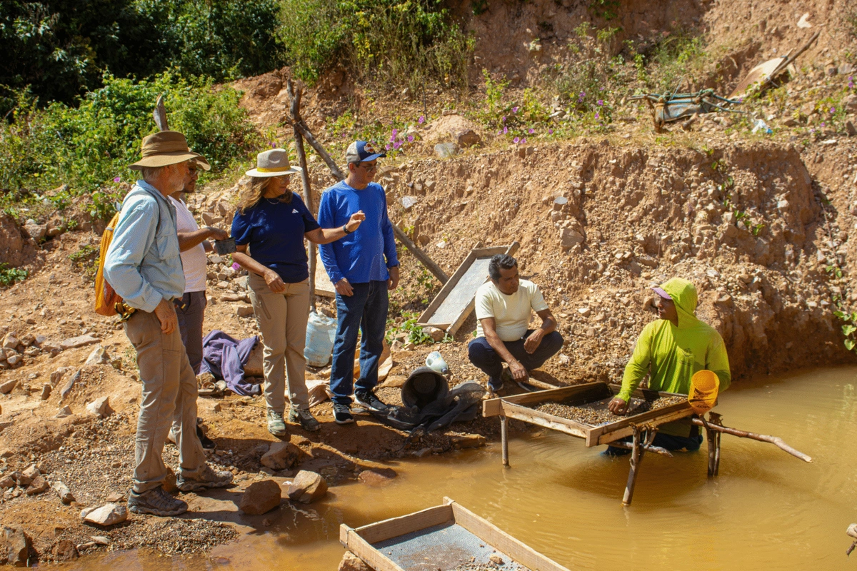 Geólogo piauiense é selecionado para redigir o Guia Internacional da Opala