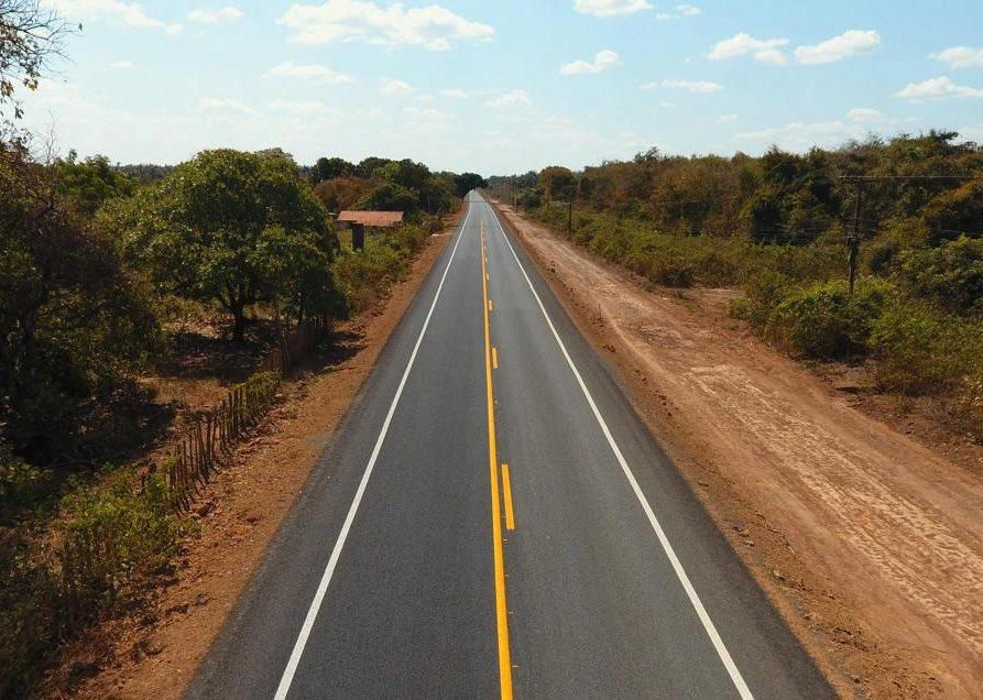 Governador entrega pavimentação da BR-222 e reforça integração viária no Norte do Piauí